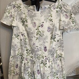 Twelve south pretty Floral Print top  with Purple Accents